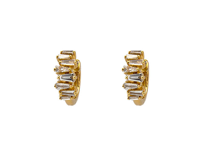 18k yellow gold uneven taper diamond huggie (DEKH9E02CY)